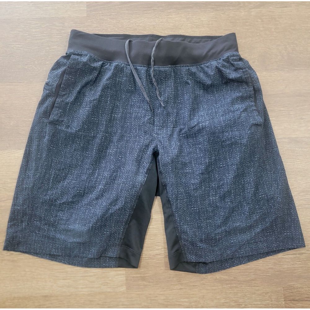 Lululemon T.H.E. Shorts Mens Size M Gray 9" Inseam Linerless Logo Medium Lined